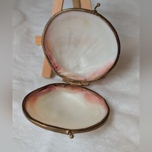 Vintage Pink and White Clam Shell Mermaid Trinket Box | Beach Coastal Accent